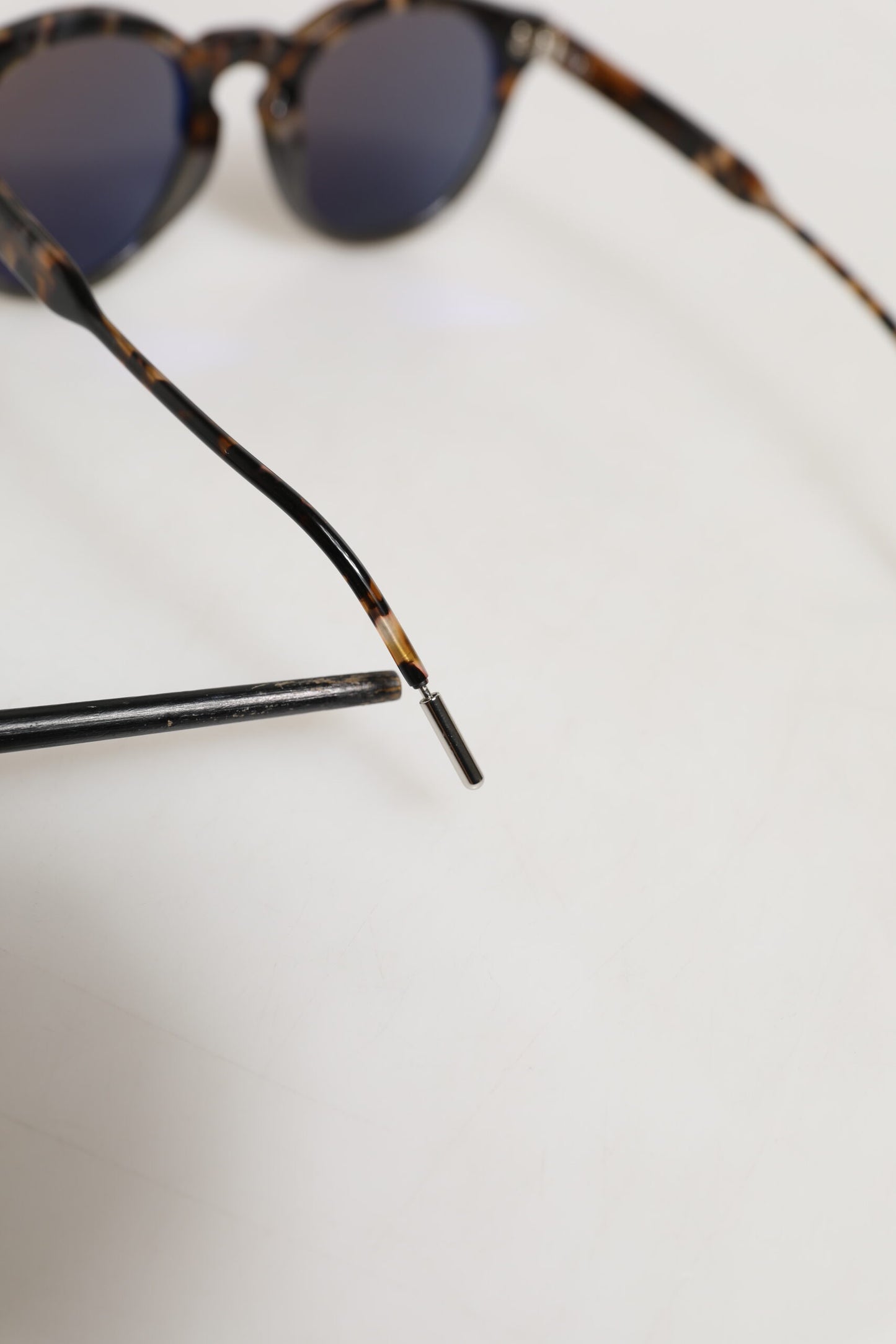 DG4334B Brown Tortoiseshell Round Frame Shades Sunglasses