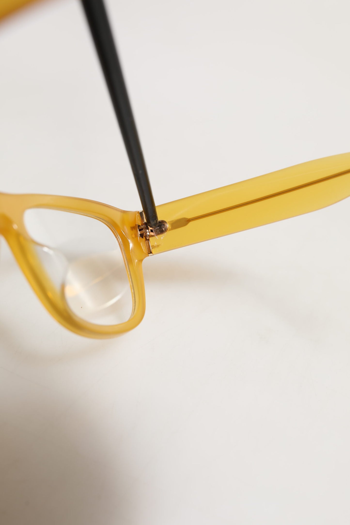 DG4338F Yellow Acetate Eccentric Sartorial Sunglasses